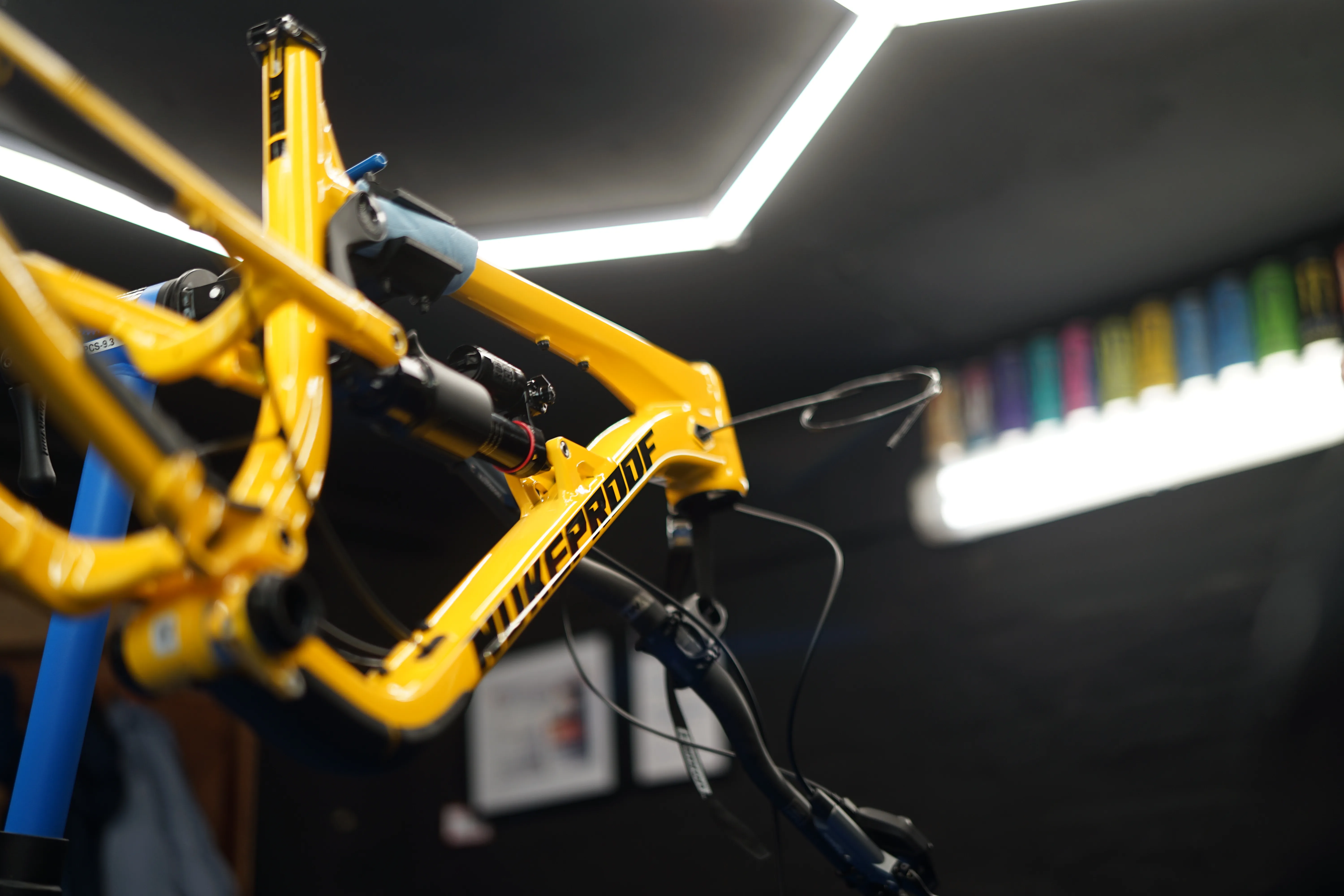 Naprawa roweru full suspension - wymiana komponentów